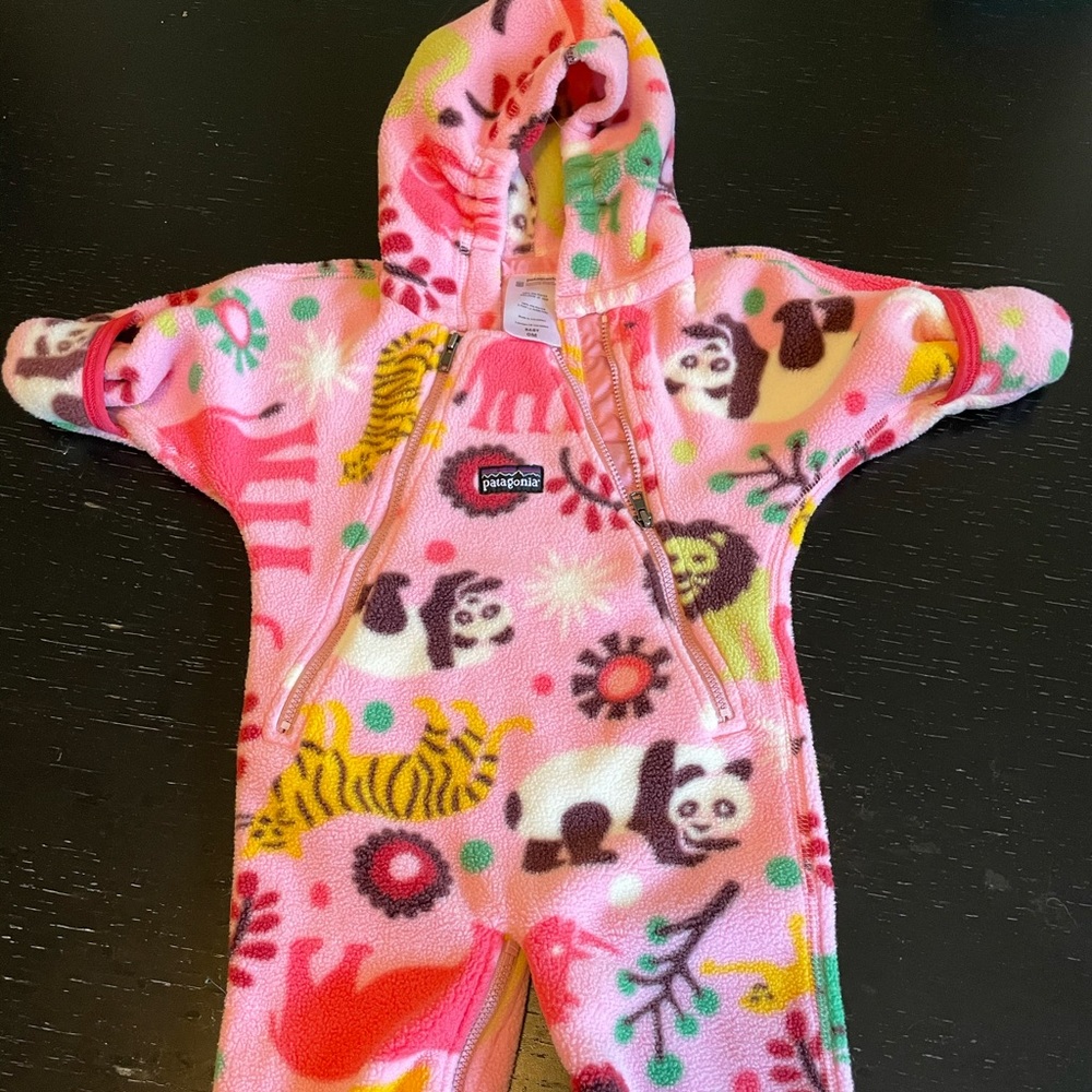Patagonia infant snowsuit size 0-3 months